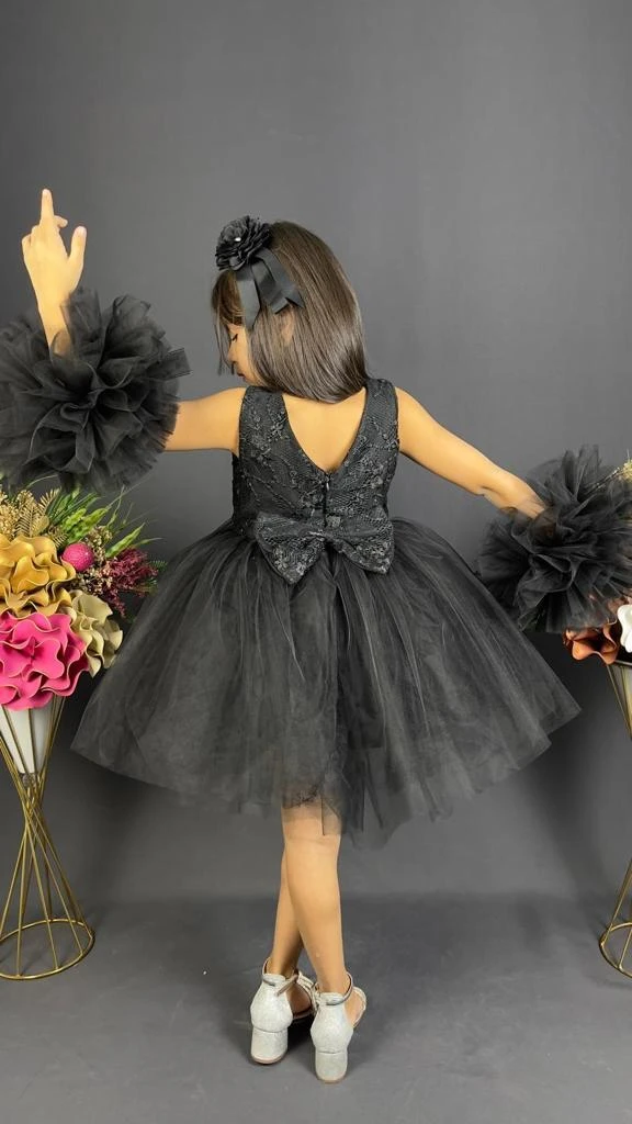 Kız Çocuk Dantelli Ponpon Elbise  - SİYAH