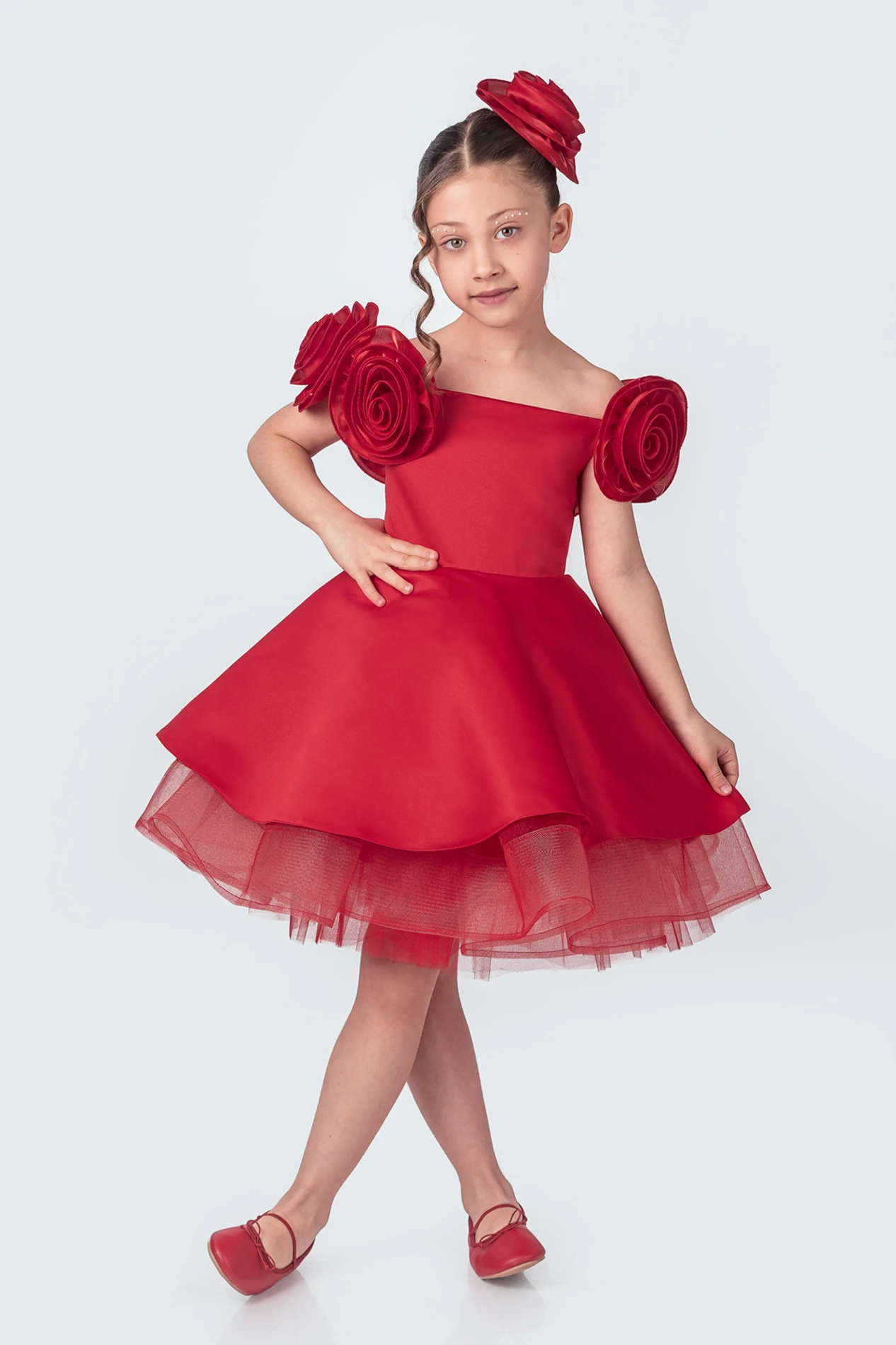 "En Özel Davetler İçin Işıltılı Elbise"